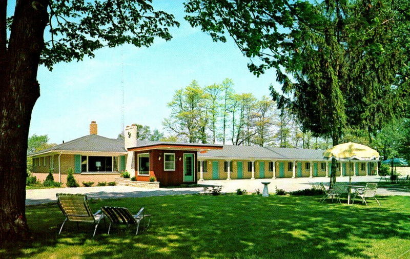 Lakeland Inn (Lakeland Motel) - Vintage Postcard